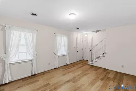 Living - 7847 Beaver Dr, Gloucester, VA 23061 photo 3 of 5