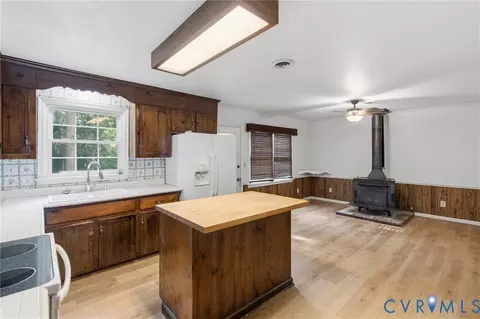 Kitchen - 7847 Beaver Dr, Gloucester, VA 23061 photo 1 of 2