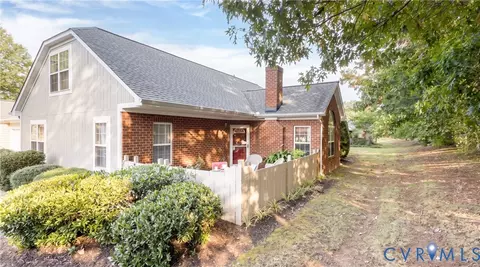 Exterior - 1454 Tannery Cir, Midlothian, VA 23113 photo 2 of 6