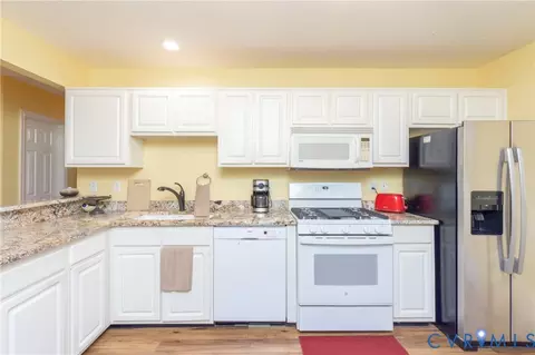 Kitchen - 1454 Tannery Cir, Midlothian, VA 23113 photo 3 of 3