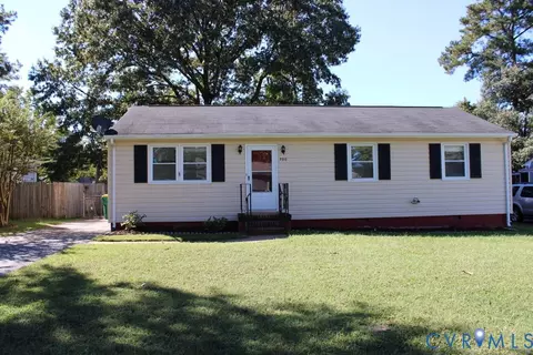 390 Red Oak Dr, Hopewell, VA 23860