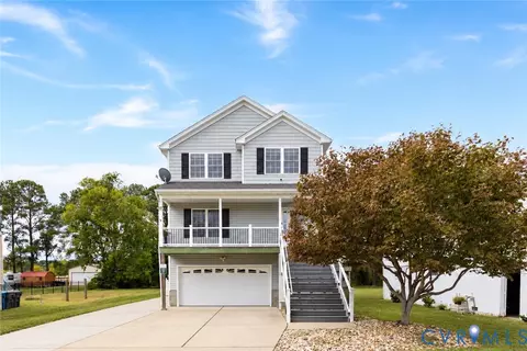 17 Freeman Dr, Poquoson, VA 23662