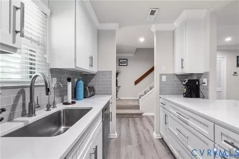 Kitchen - 11810 N Briar Patch Dr, Midlothian, VA 23113 photo 3 of 4