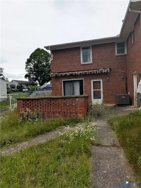 112 Joan Cir, Staunton, VA 24401