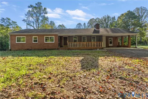 2305 Country Ln, Maidens, VA 23102