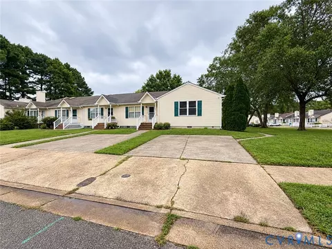 67 Cooper Dr, Portsmouth, VA 23702