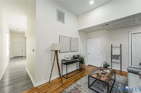 Entry Way - 2011 Chicago Ave, Richmond, VA 23224 photo 2 of 3
