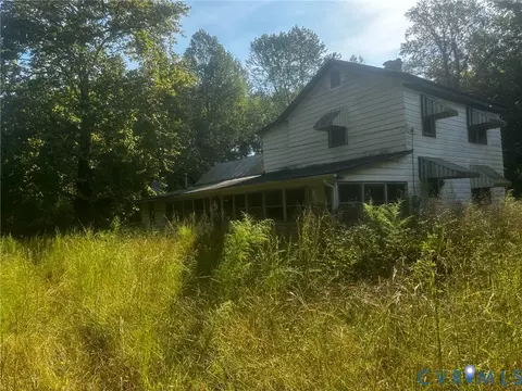 Exterior - 79 Syringa Rd, Topping, VA 23169 photo 3 of 13