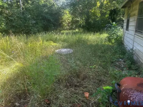 Exterior - 79 Syringa Rd, Topping, VA 23169 photo 10 of 13