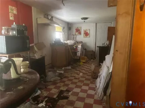 Entry Way - 79 Syringa Rd, Topping, VA 23169 photo 3 of 3