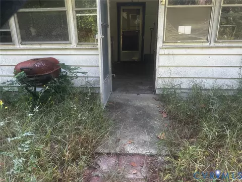 Exterior - 79 Syringa Rd, Topping, VA 23169 photo 9 of 13
