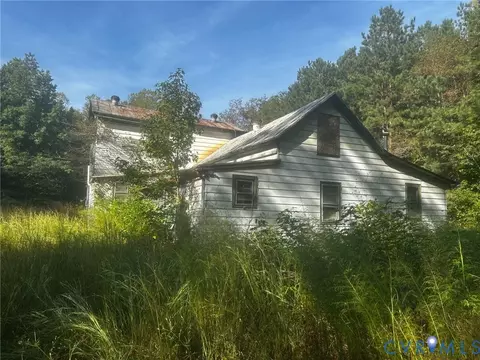 Exterior - 79 Syringa Rd, Topping, VA 23169 photo 5 of 13