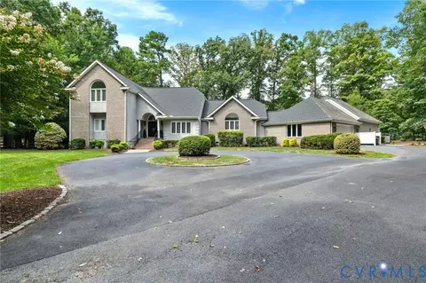 17 Quail Run Dr, Manakin Sabot, VA 23103