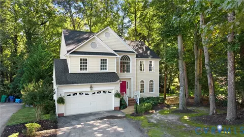 9148 Kings Charter Dr, Mechanicsville, VA 23116