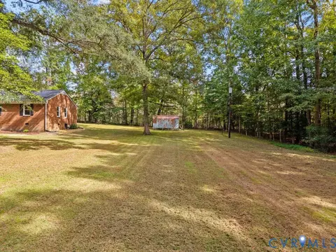 Exterior - 101 County Line Rd, Midlothian, VA 23112 photo 2 of 9