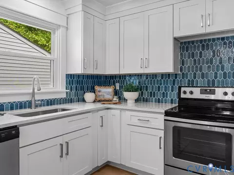 Kitchen - 101 County Line Rd, Midlothian, VA 23112 photo 2 of 4