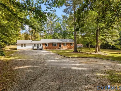 Exterior - 101 County Line Rd, Midlothian, VA 23112 photo 8 of 9