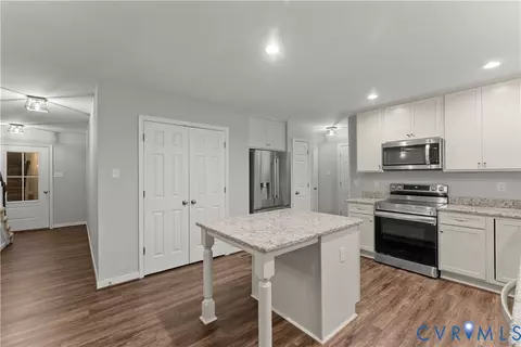 Entry Way - 2953 Preston Park Ct, Sandy Hook, VA 23153 photo 6 of 10