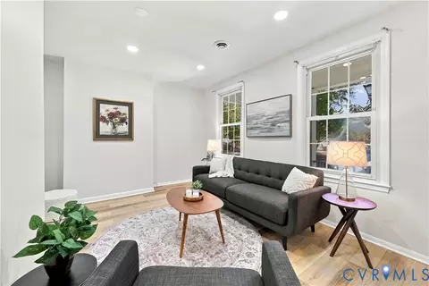 Living - 521 Catherine St, Richmond, VA 23220 photo 2 of 3