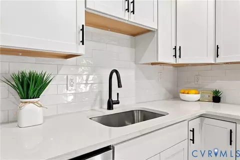 Kitchen - 521 Catherine St, Richmond, VA 23220 photo 3 of 4