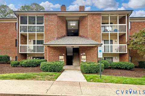 2101 Turtle Creek Dr #8, Henrico, VA 23233