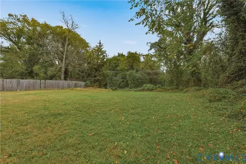 Exterior - 2101 5th Ave, Richmond, VA 23222 photo 7 of 9