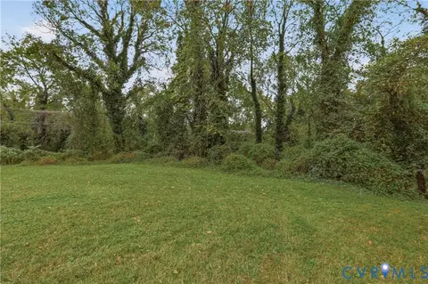 Exterior - 2101 5th Ave, Richmond, VA 23222 photo 8 of 9