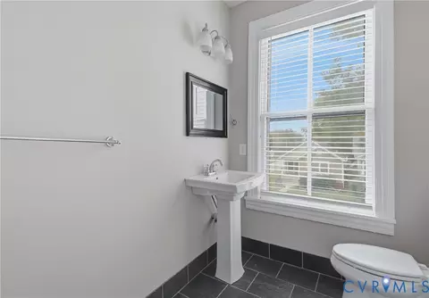 Bath - 2101 5th Ave, Richmond, VA 23222 photo 1 of 6