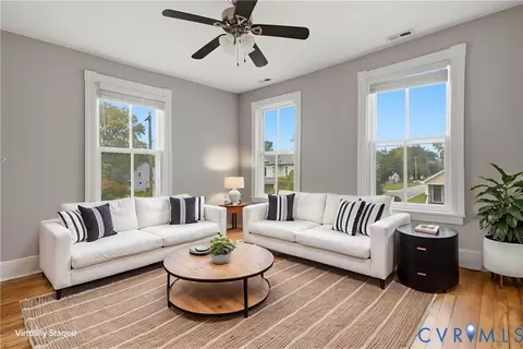 Living - 2101 5th Ave, Richmond, VA 23222 photo 2 of 5