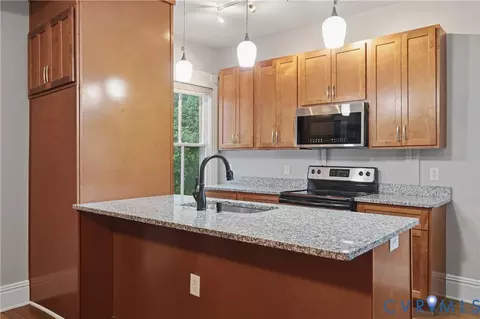 Kitchen - 2101 5th Ave, Richmond, VA 23222 photo 4 of 6