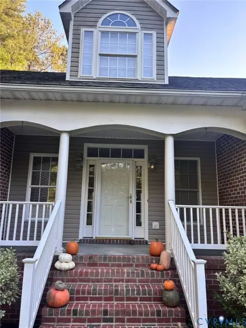 16335 James River Dr, Disputanta, VA 23842