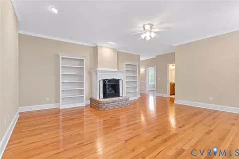 Living - 9715 Woods Cross Rd, Gloucester, VA 23061 photo 1 of 2