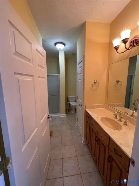 Bath - 9715 Woods Cross Rd, Gloucester, VA 23061 photo 2 of 3
