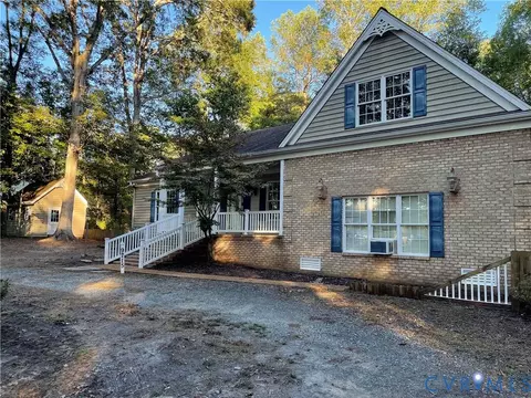 Exterior - 9715 Woods Cross Rd, Gloucester, VA 23061 photo 2 of 6