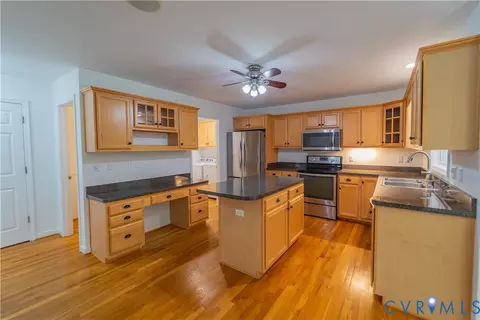 Kitchen - 618 Krim Point Loop, Midlothian, VA 23114 photo 2 of 3