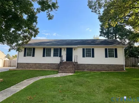 2523 Bent Oaks Dr, Colonial Heights, VA 23834