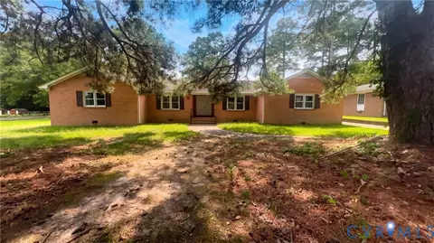 201 Laurel St, Emporia, VA 23847