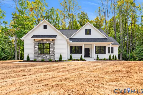 8018 Pembroke Cir, Spotsylvania, VA 22551