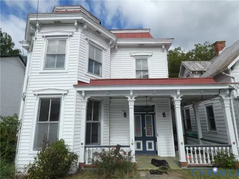 131 New St, Petersburg, VA 23803