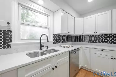 Kitchen - 11840 Winfore Dr, Midlothian, VA 23113 photo 6 of 6