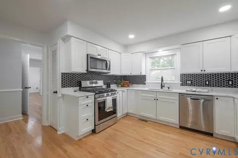Kitchen - 11840 Winfore Dr, Midlothian, VA 23113 photo 3 of 6