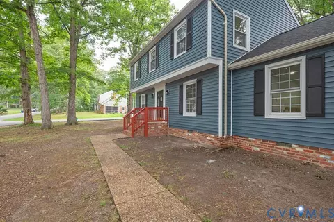 Exterior - 11840 Winfore Dr, Midlothian, VA 23113 photo 1 of 14