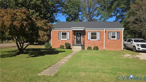 38 Eastlake Dr, Sandston, VA 23150