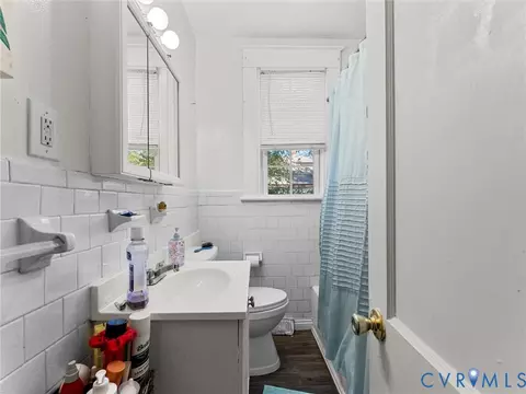 Bath - 2305 Halifax Ave, Richmond, VA 23224 photo 1 of 1