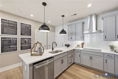 Kitchen - 3783 Tee Box Ln, Midlothian, VA 23112 photo 2 of 4