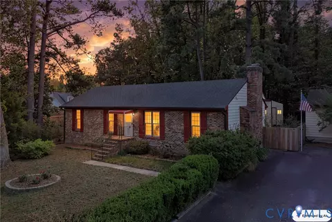 237 Spring Dr, Colonial Heights, VA 23834