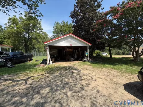 Exterior - 739 General Puller Hwy, Saluda, VA 23149 photo 3 of 4
