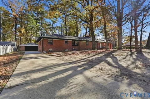 2913 Rolyart Rd, Petersburg, VA 23805