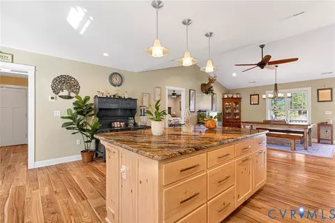 Kitchen - 3820 Upshaw Rd, Aylett, VA 23009 photo 6 of 9