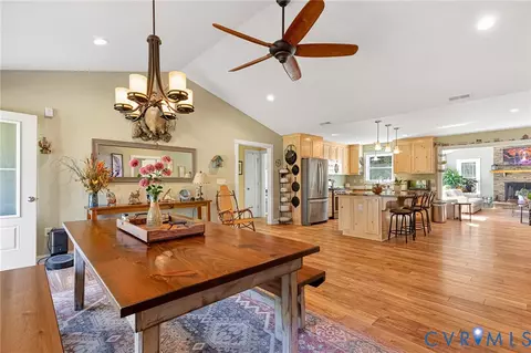 Dining - 3820 Upshaw Rd, Aylett, VA 23009 photo 3 of 3